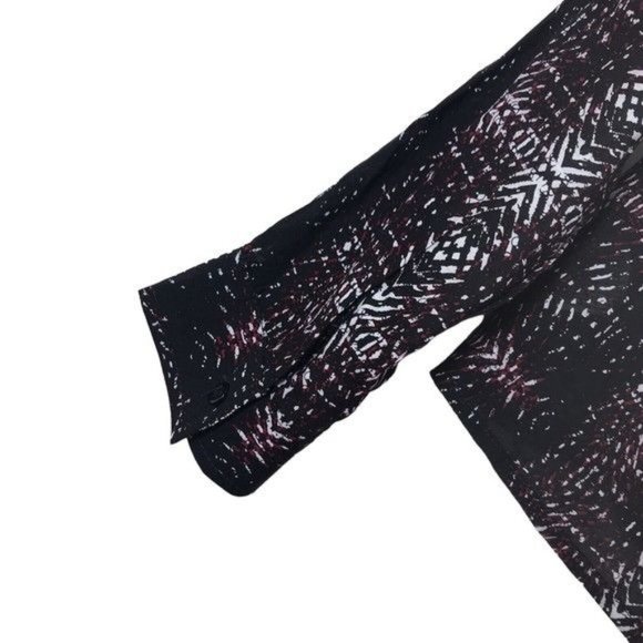 Jessica Simpson Mirren Abstract Print Button Up Blouse Size Medium - Picture 11 of 13